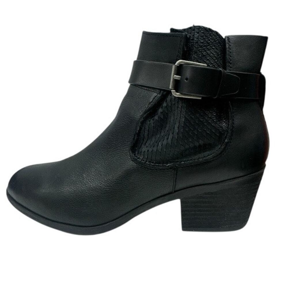 Comfortiva Women's 11 Wide Heeled Ankle Boots Black Leather